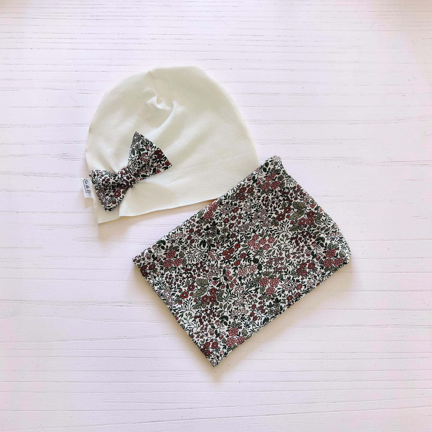 Set Cappello con fiocco + Scaldacollo